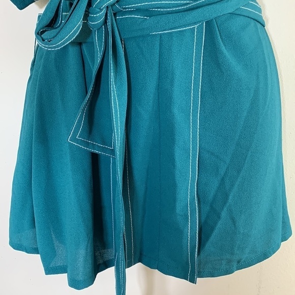 NWT. 1. State 3X Veridian Blooms Contrast Stitch Tie Waist Blouse. - Picture 6 of 9